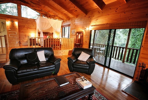 Ravensbourne Forest Chalets - Accommodation Gladstone 3