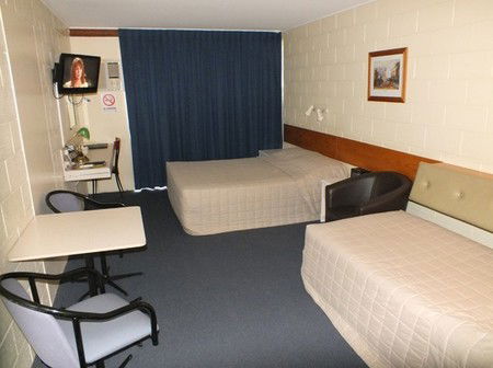 Central Motel - Accommodation Gladstone 1