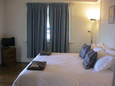 Blooms Cottage - Accommodation Gladstone 1