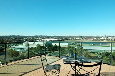 Waldorf Apartment Hotel - Accommodation Gladstone 1