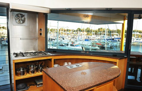 Aqua Marine - Accommodation Gladstone 1