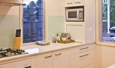Aaman & Cinta Villa - Accommodation Gladstone 2