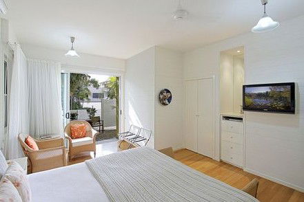 Byron Bathers - Accommodation Gladstone 3