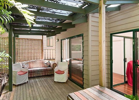 Byron Treetops Studio - Accommodation Gladstone 2