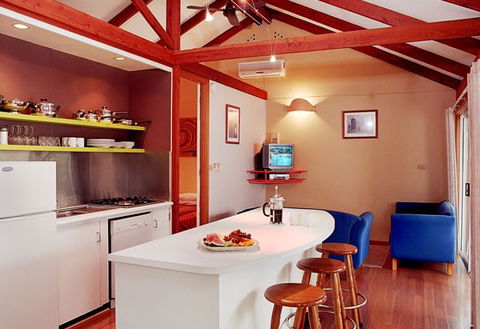 Arbour Cottage - Accommodation Gladstone 0