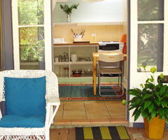 Artist Studio Cottage - Accommodation Gladstone 0