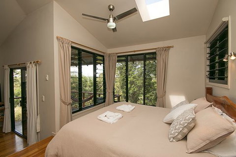 Tallaringa Views - Accommodation Gladstone 1