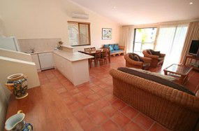 Beachfront Apartments - Accommodation Gladstone 1