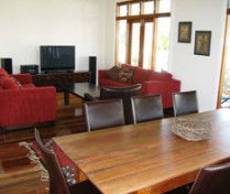 Abigail's Beach House - Accommodation Gladstone 4