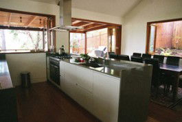 Apikia - Accommodation Gladstone 2