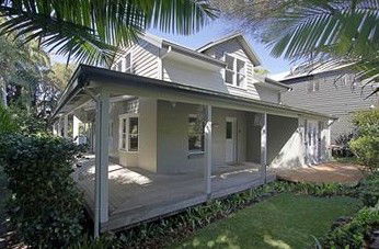 Ayesha's Luxury Beach House - Accommodation Gladstone 5