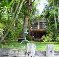 Belongil River House - Accommodation Gladstone