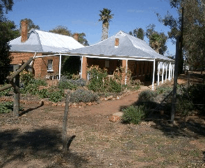 Avondale Discovery Farm - Accommodation Gladstone 0