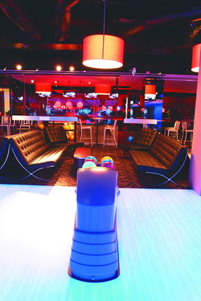 Strike Bowling Bar - King Street Wharf - Accommodation Gladstone 3