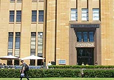 Museum Of Contemporary Art - Accommodation Gladstone 1