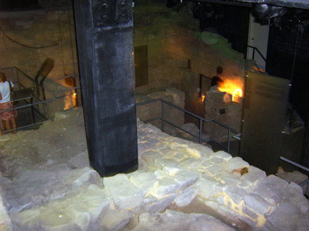 The Rocks Ghost Tours - Accommodation Gladstone 2