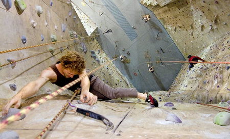 Cliffhanger Climbing Gym - Accommodation Gladstone 2