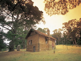 Heysen - The Cedars - Accommodation Gladstone 0