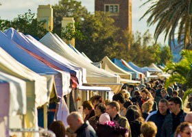 St Kilda Esplanade Market - Accommodation Gladstone 0