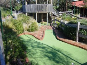 Spring Park Golf - Accommodation Gladstone 1