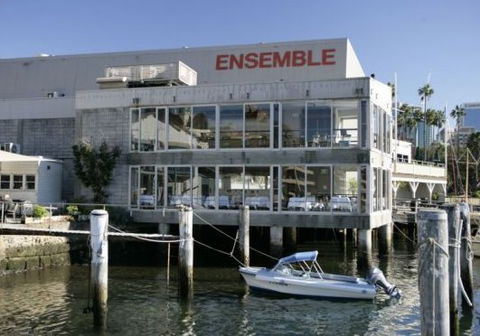 Ensemble Theatre - Accommodation Gladstone 1