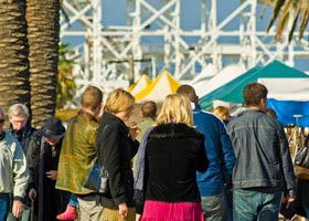 St Kilda Esplanade Market - Accommodation Gladstone 3