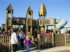 Jubilee Park Adventure Playground - Accommodation Gladstone 0