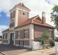 Merredin Town Hall - Accommodation Gladstone