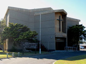 Cathedral Of The Holy Cross - Accommodation Gladstone 0