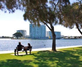 Foreshore Reserve - Accommodation Gladstone 0