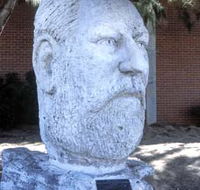 Sir John Forrest Monument - Accommodation Gladstone