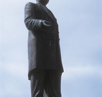 Piesse Memorial Statue - Accommodation Gladstone