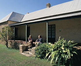 Cliff Grange - Accommodation Gladstone 0