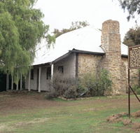 Military Barracks - Accommodation Gladstone
