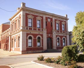 Northam Town Hall - Accommodation Gladstone 0