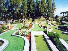West Beach Mini Golf - Accommodation Gladstone 0