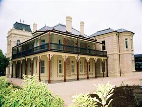 Auchendarroch House And Wallis Tavern - Accommodation Gladstone 0
