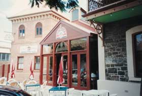 Port Dock Brewery Hotel - Accommodation Gladstone 0