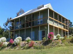 Waggon Road Studio Gallery - Accommodation Gladstone 0