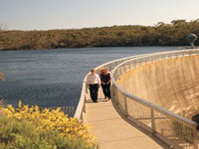 Whispering Wall - Accommodation Gladstone 0
