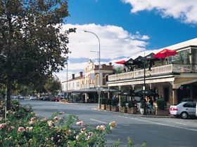 Hutt Street - Accommodation Gladstone 0