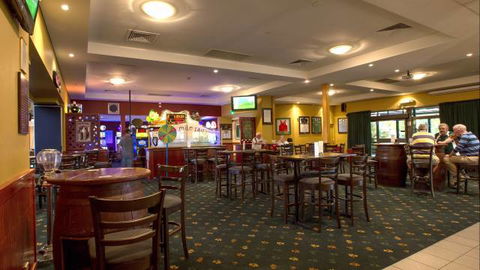 Canberra Irish Club - Accommodation Gladstone 1