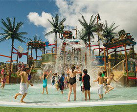 Wet 'n' Wild Water World - Accommodation Gladstone 0