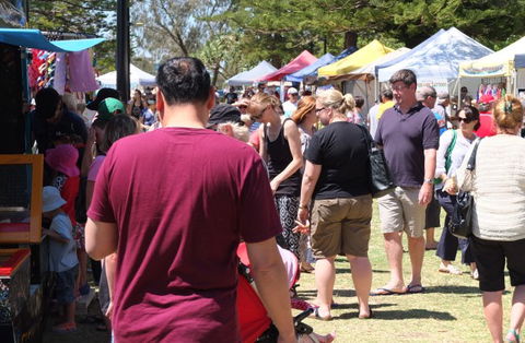Burleigh Heads Markets - Accommodation Gladstone 1