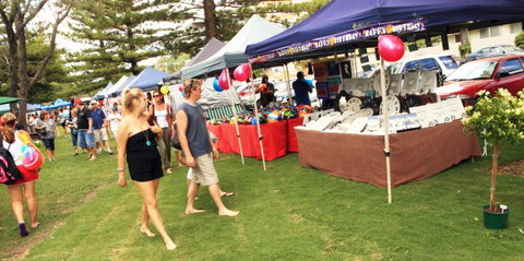 Broadbeach Beachfront Markets - Accommodation Gladstone 6