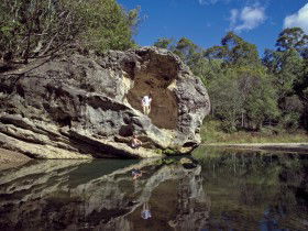 Spyglass Peak - Accommodation Gladstone 0
