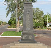 Winton War Memorial - Accommodation Gladstone