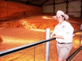 Dinosaurs And Opals Four Wheel Drive Track - Accommodation Gladstone 0