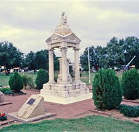 Weeping Mother Memorial - Accommodation Gladstone