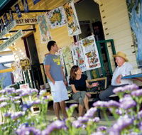 Alpha Petrified Wood - Accommodation Gladstone